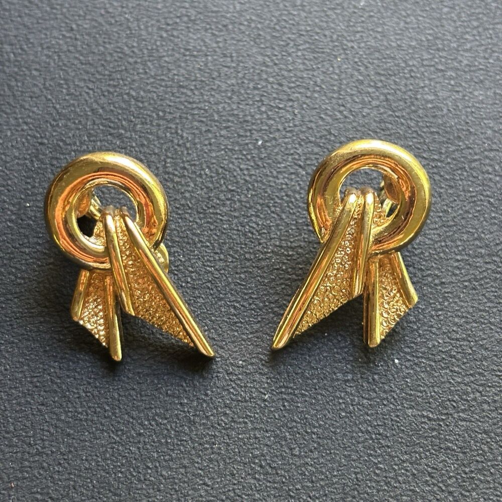Vintage Monet Gold Tone Geometric Ribbon Clip On Earrings 1”
